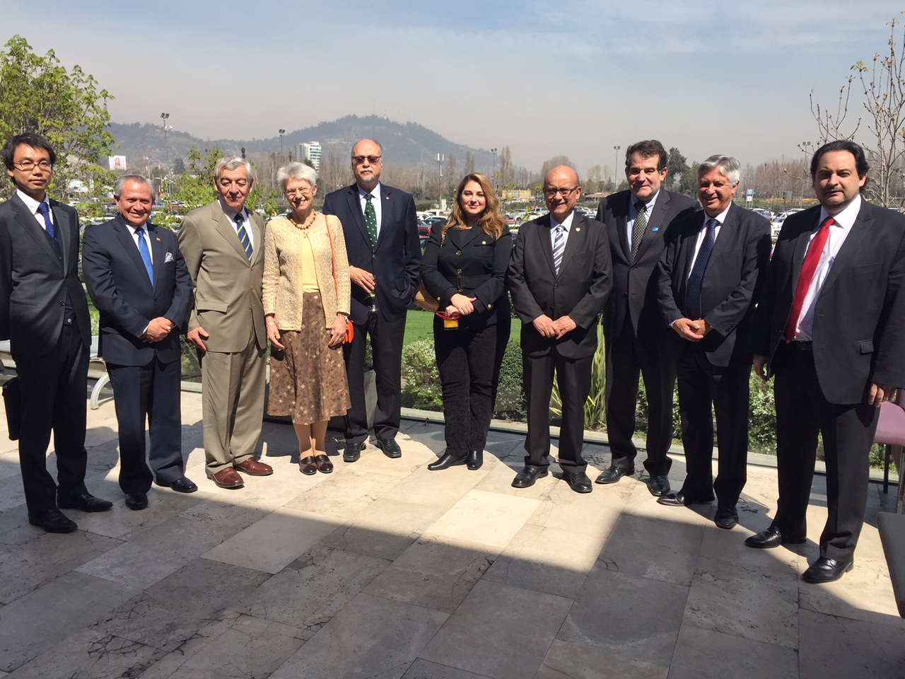 Almuerzo de camaradería con autoridades y embajadores