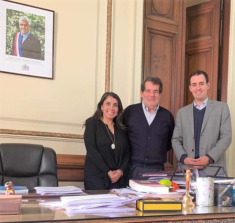 Director de la feria se reunió con Intendenta de la Región Metropolitana